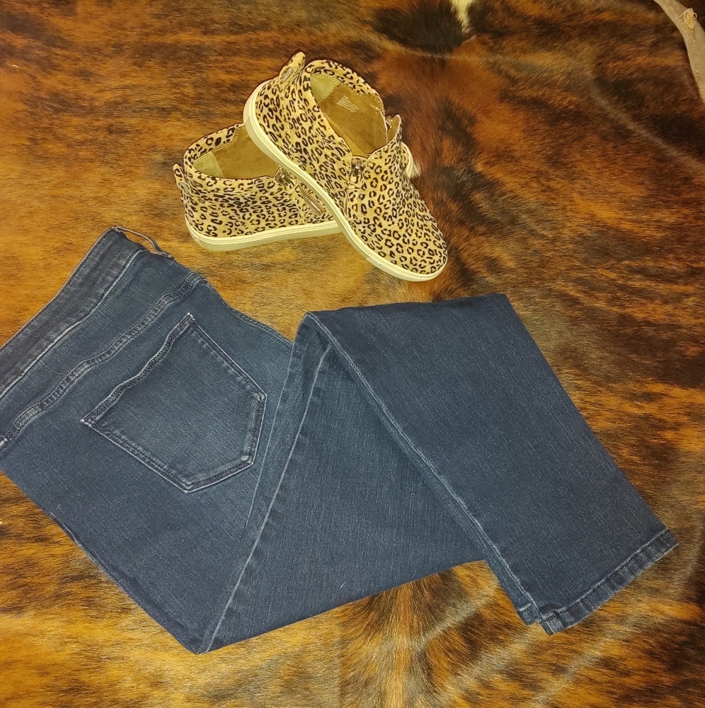 Universal Thread Jeans